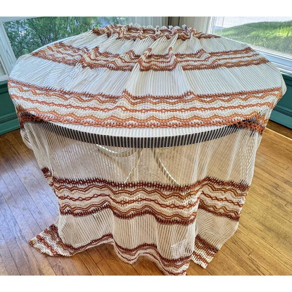 Vintage 70s mesh curtains, tan, brown, orange wavy pattern,  pleated, as a pair - Picture 3 of 10